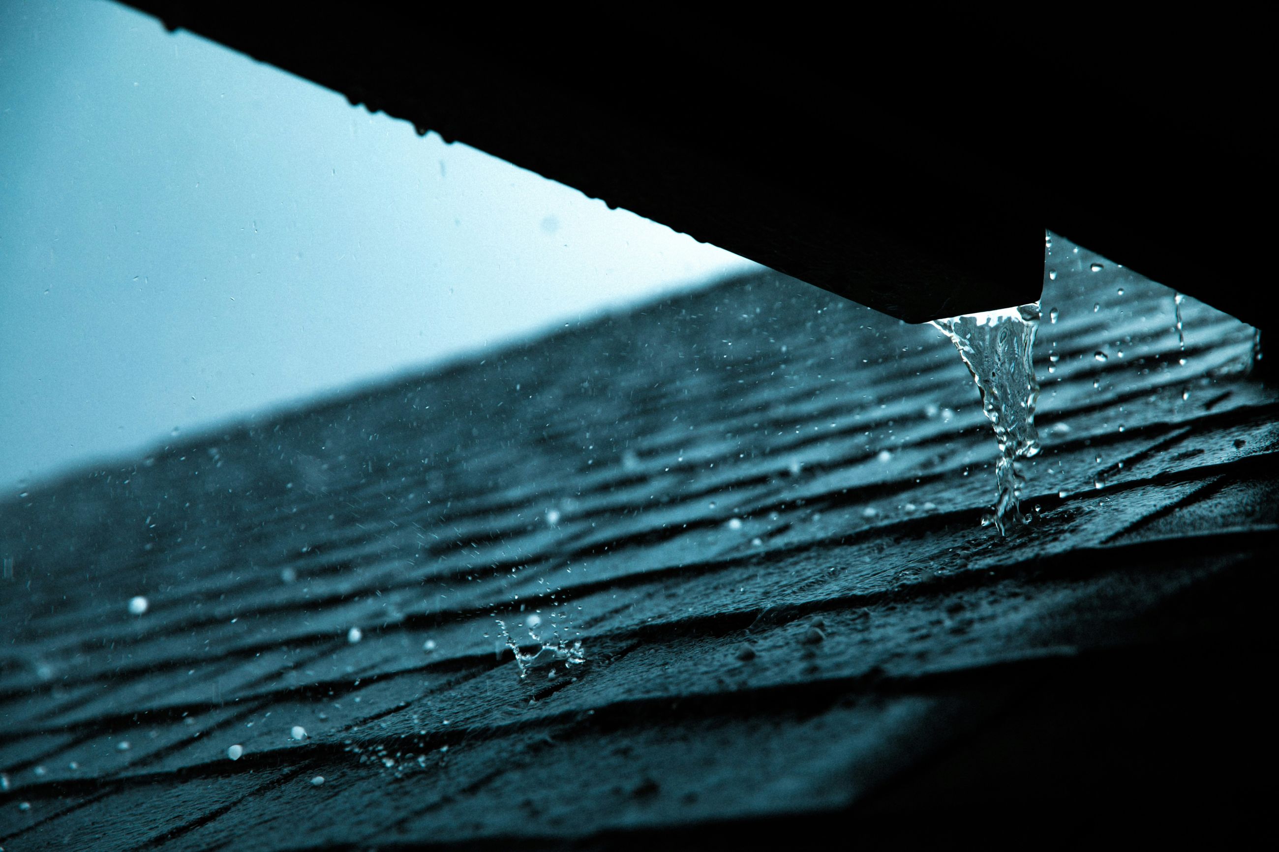Neda Dakwerken bij stormschade